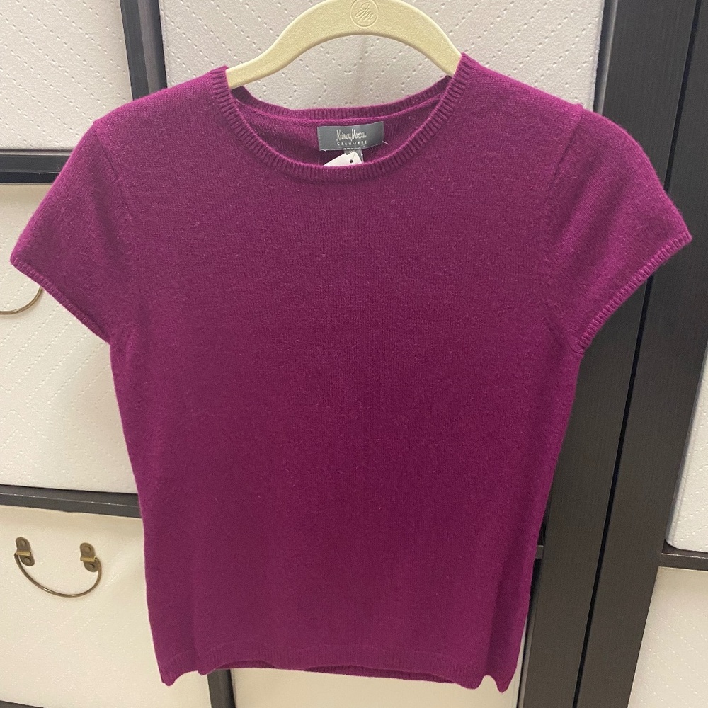 Neiman Marcus Cashmere Magneta Sweater - XS